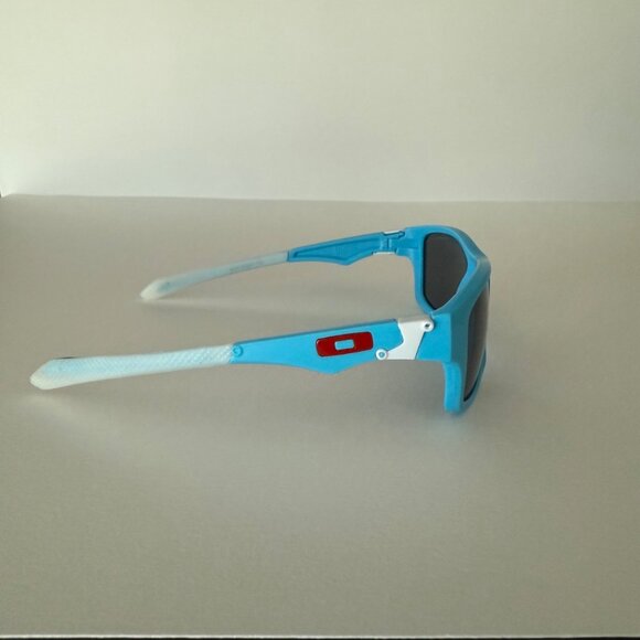 Oakley Jupiter Mens Sunglasses Black Lenses - Picture 3 of 9